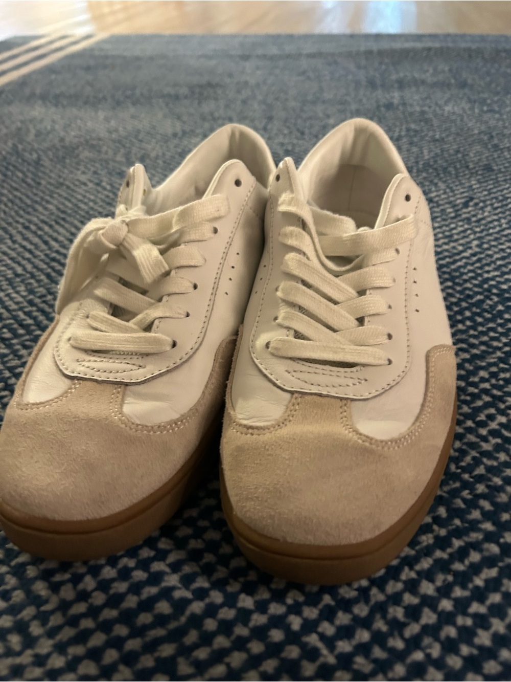 Men's Casual White and Tan Lace-Up Sneakers